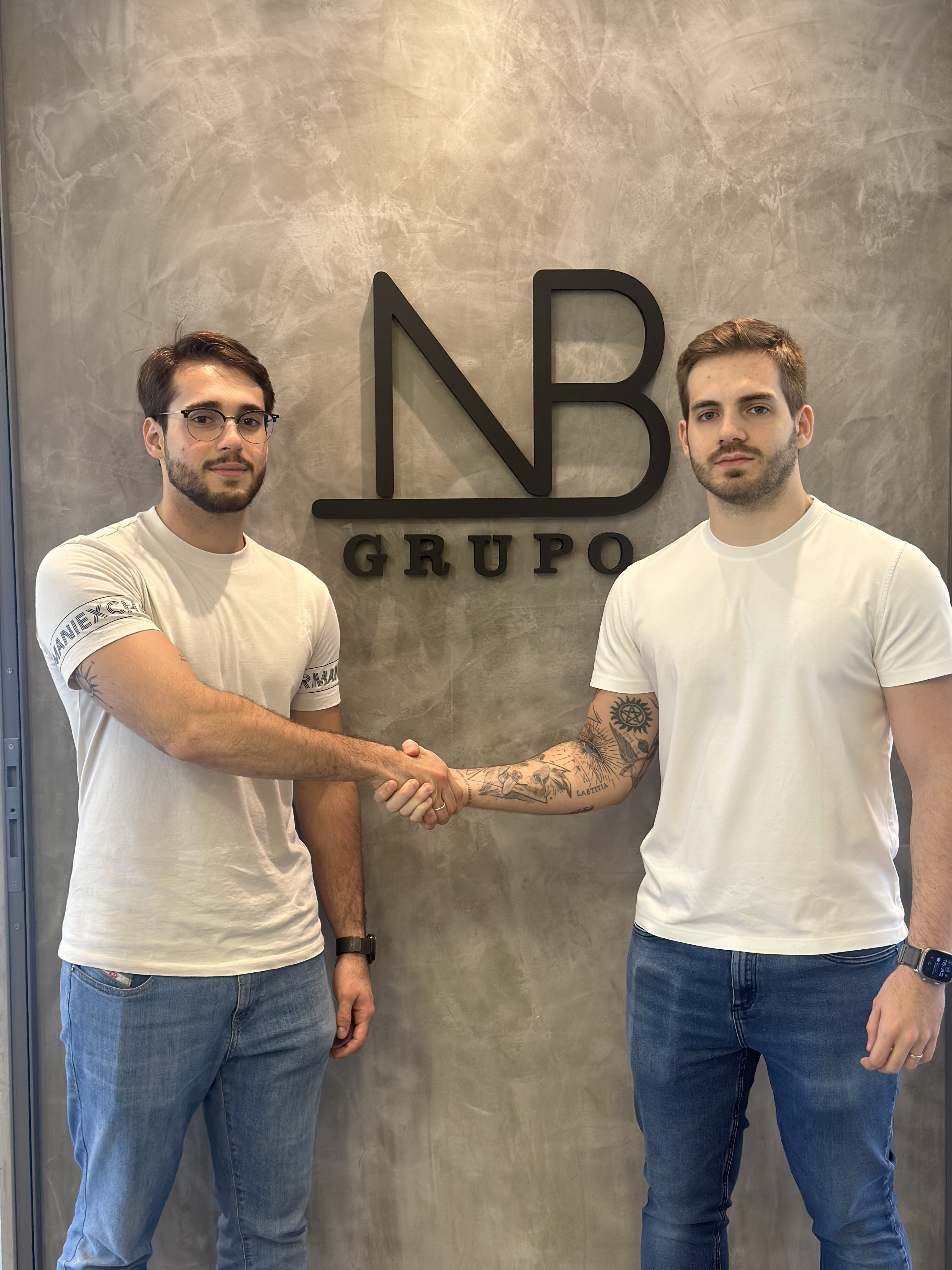 Equipe Segurali em reunião de brainstorming